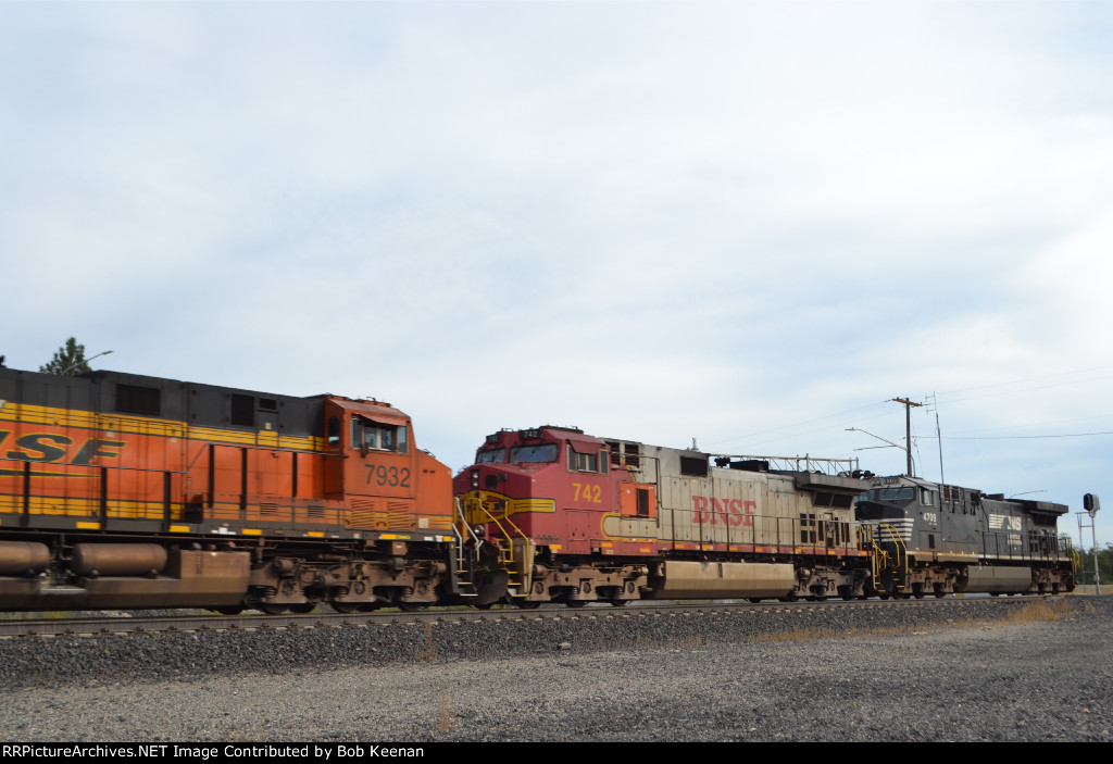 BNSF 742